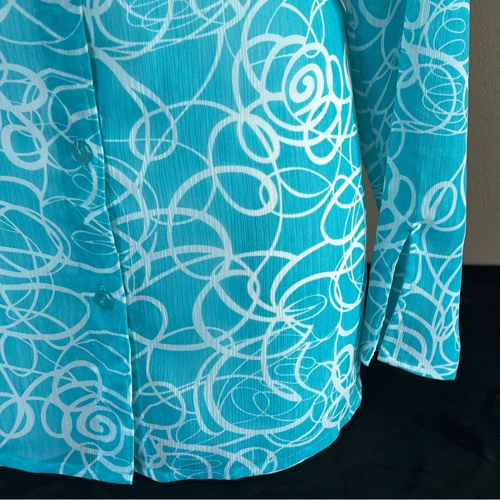 Blue and White Notched Collar Long Sleeve Button Down Shirt - Picture 4 of 10